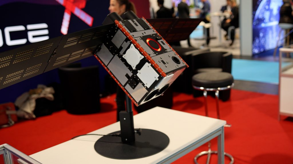 U-Space: Adaptable microsatellite platforms for innovative space constellations