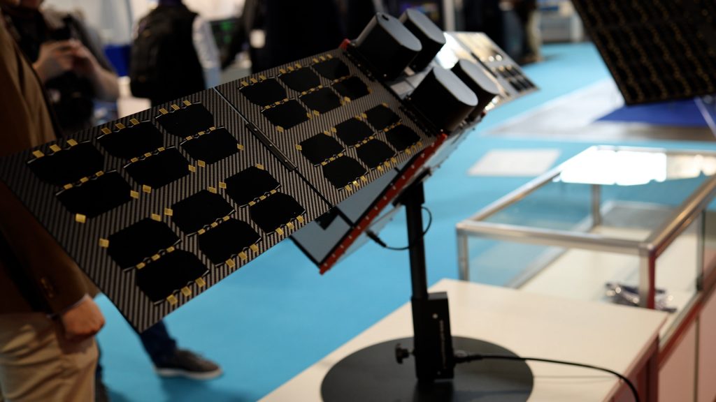 U-Space: Adaptable microsatellite platforms for innovative space constellations