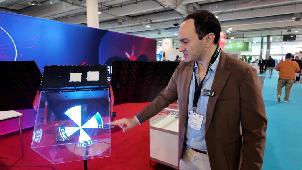 U-Space: Adaptable microsatellite platforms for innovative space constellations